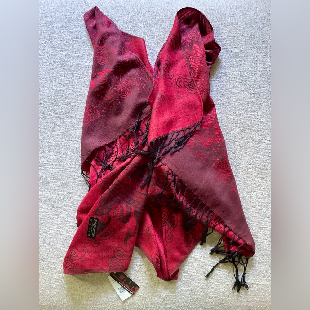 VIBRANT RED PAISLEY PASHMINA SCARF WRAP BLACK FRINGE NWT